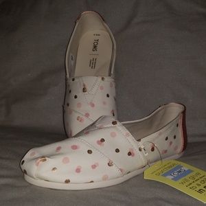 Tom's shoes